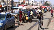 سوق تجاري بالقرب من ميناء عدن (صالح العبيدي/ فرانس برس)