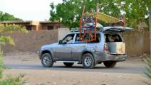 سودانيون يعيشون في سيارة (فرانس برس)