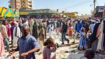 سودانيون يتسوقون في مدينة القضارف شرقي السودان