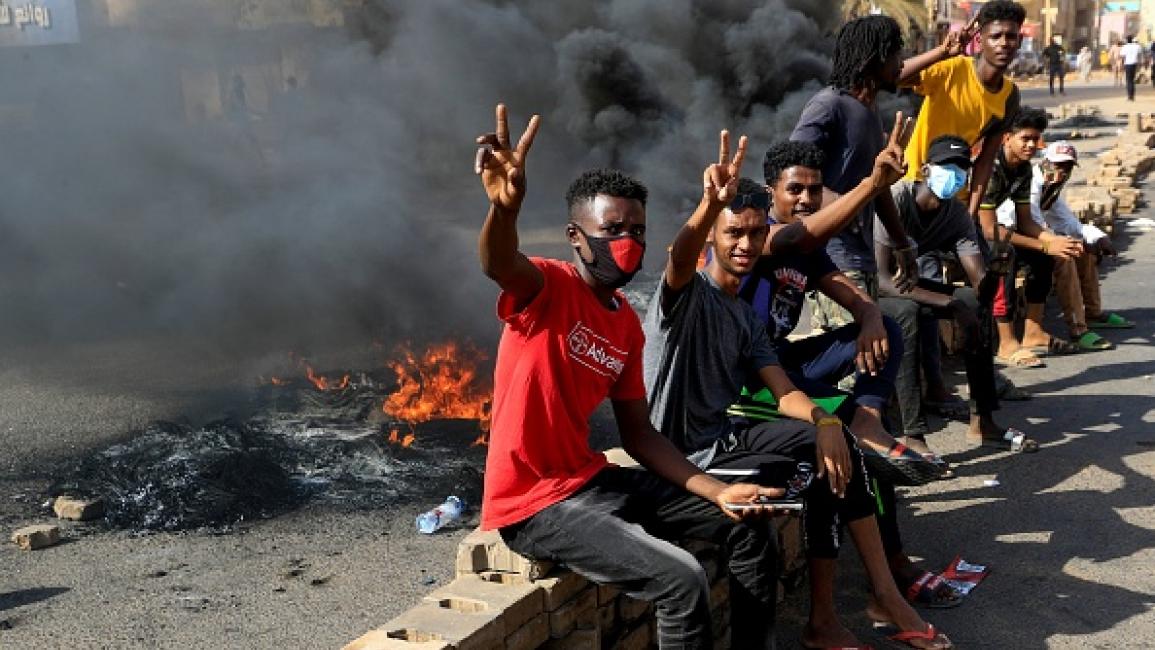 تظاهرات رفضاً للانقلاب في السودان (فرانس برس)