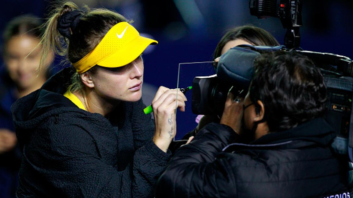 MONTERREY, MEXICO - MARCH 01: Elina Svitolina of Ukraine signs after a match between Anastasia Potapova of Russia and Elina Svitolina of Ukraine as part of Day 4 of the GNP Seguros WTA Monterrey Open 2022 at Estadio GNP Seguros on March 1, 2022 in Monterrey, Mexico. (Photo by Gonzalo Gonzalez/Jam Media/Getty Images)	