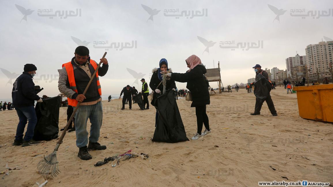 مبادرة تطوعية في غزة لتنظيف الشاطئ