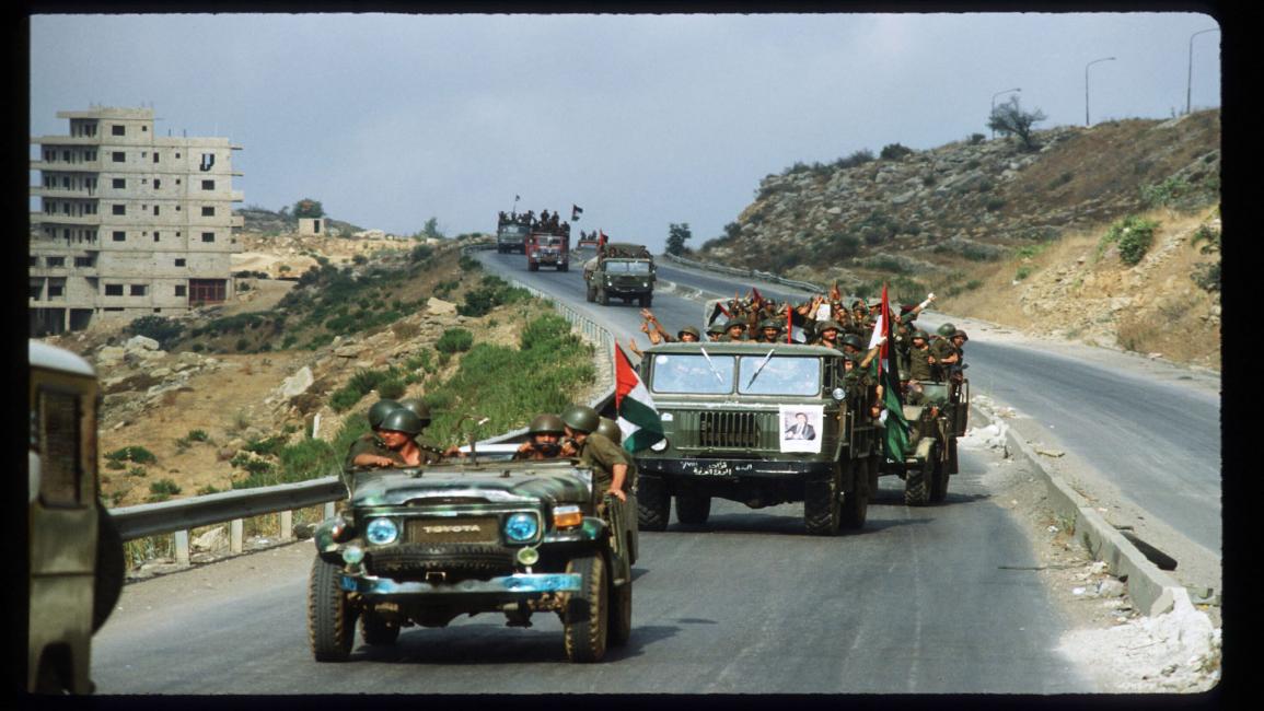 جنود سوريون ومقاومون فلسطينيون يغادرون بيروت ٨/٨/١٩٨٢/ (getty)