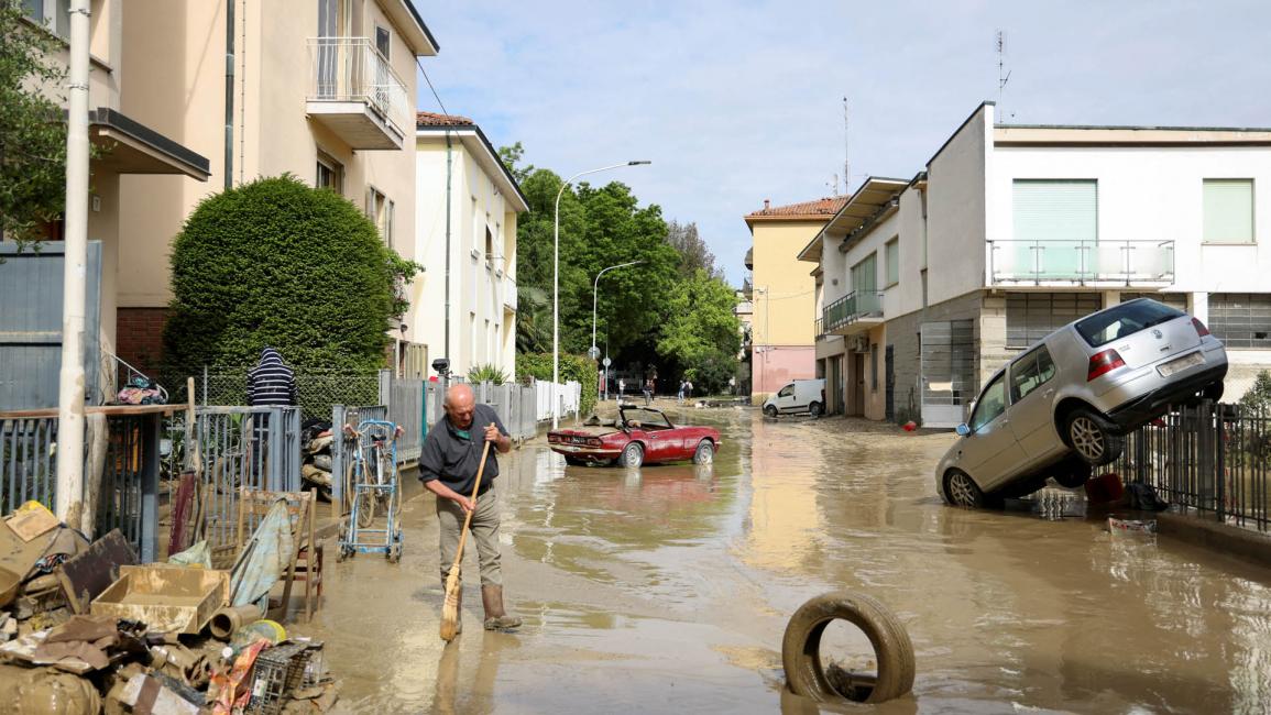 الفيضانات تودي بحياة 8 أشخاص في إيطاليا