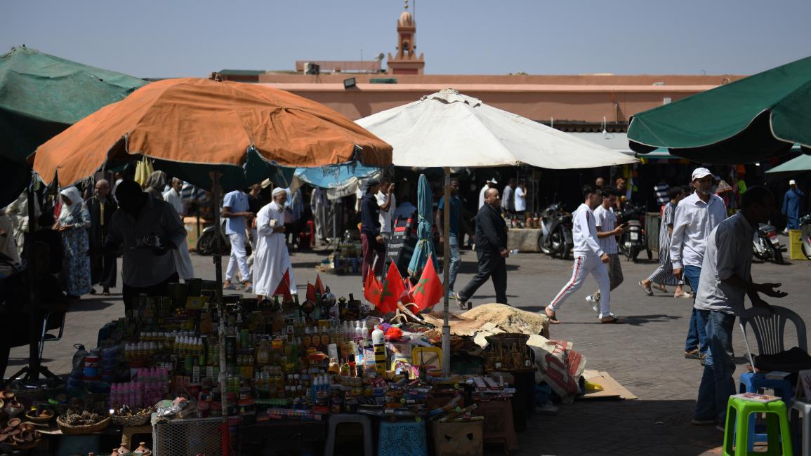 هدايا تذكارية في ساحة جامع الفنا (فرناندو سانشيز/Getty)