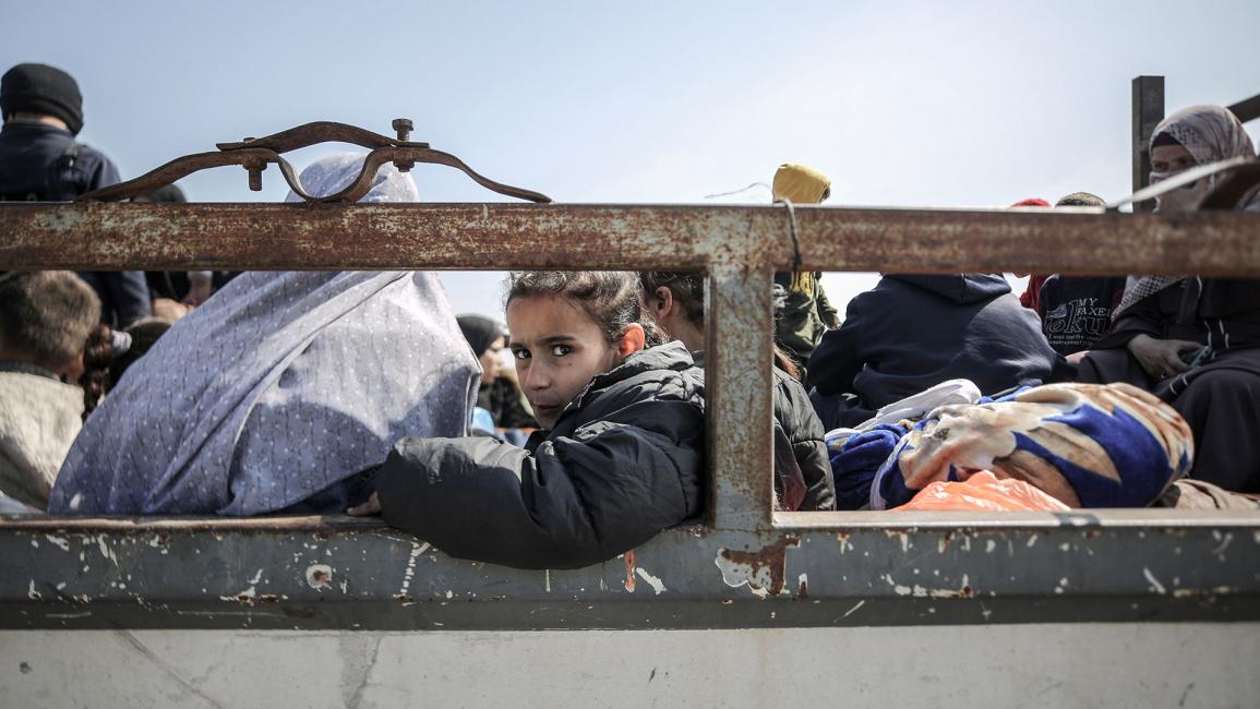 غزة.. نزوح مئات العائلات هرباً من الهجمات الاسرائيلية