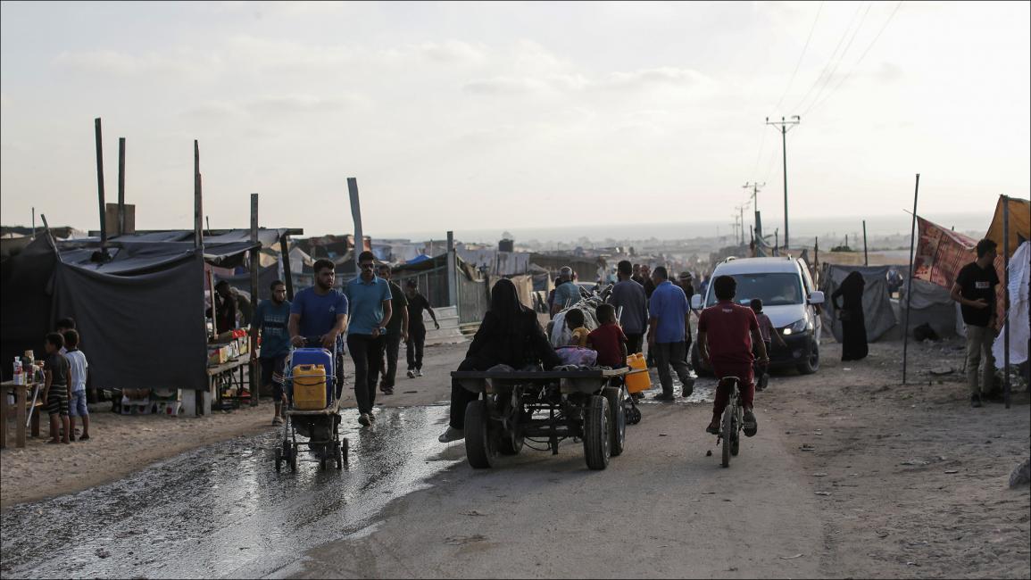معاناة الفلسطينيين في مخيمات النزوح وسط تصاعد القصف في خانيونس