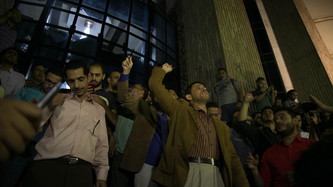 "الصحافيين" تطالب بإقالة وزير الداخلية المصري