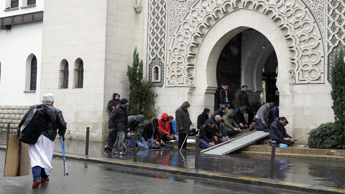 دعوة مساجد فرنسا لتوقيع ميثاق الإمام (تييري شيسنوت/Getty)