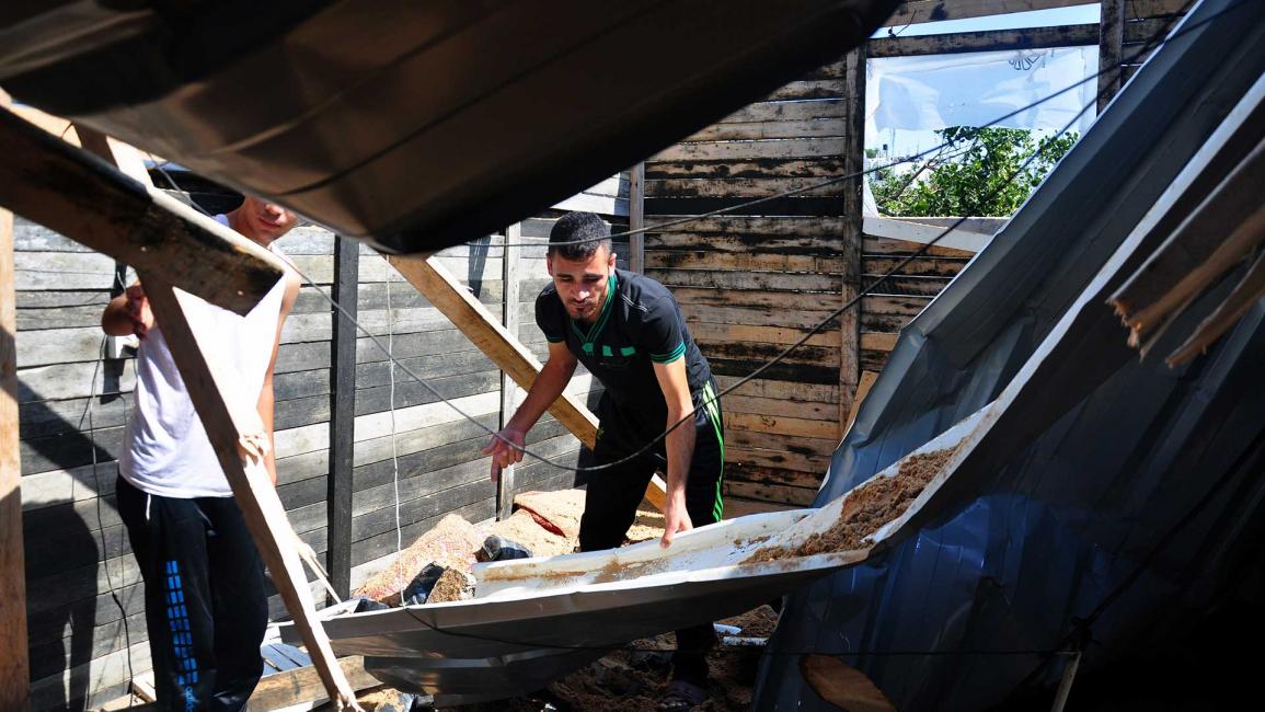 قصف منزل لعائلة ابو طالب في مدينة بيت لاهيا