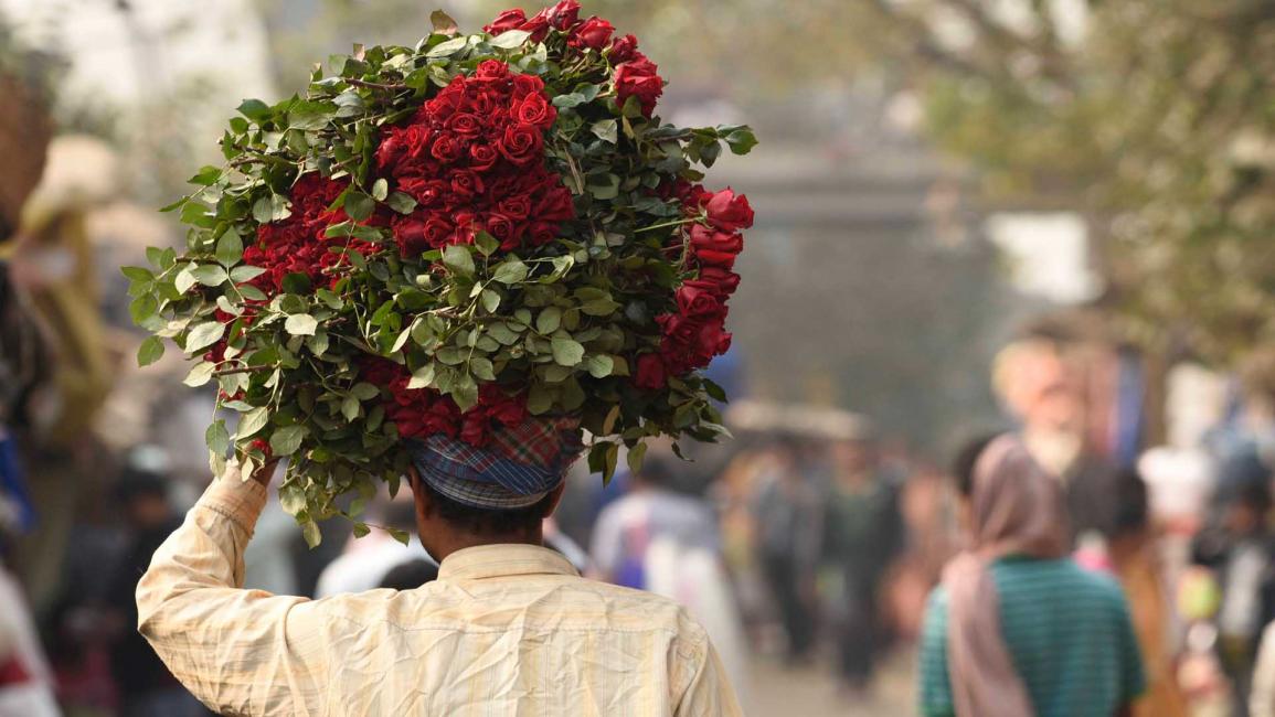 عشاق يحتفلون في عيد الحب حول العالم(getty)