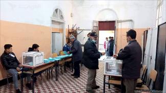 عملية التصويت في الانتخابات الجزائرية 2021 (العربي الجديد)
