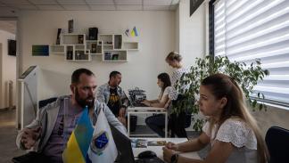 تراجع إقبال الأوكرانيين على مراكز التجنيد (إد رام/Getty)