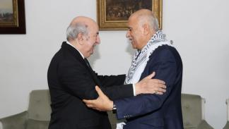 رئيس اللجنة الأولمبية الفلسطينية جبريل الرجوب مع الرئيسي الجزائري عبد المجيد تبون