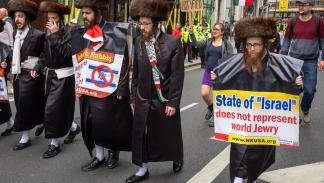 تظاهرة ليهود ضد الصهيونية بذكرى النكبة، لندن، 18 مايو، 2024 (أندي سولومان/Getty)