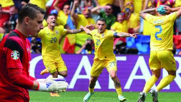 منتخب رومانيا ضرب مرمى لونين 3 مرات (العربي الجديد/Getty)
