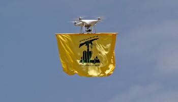طائرة مسيّرة تحمل علم حزب الله 21- 5-2023 (أنور عمرو/ فرانس برس)