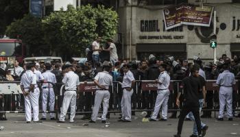 عناصر أمنية دائمة التواجد أمام نقابة الصحافيين المصريين (فرانس برس)