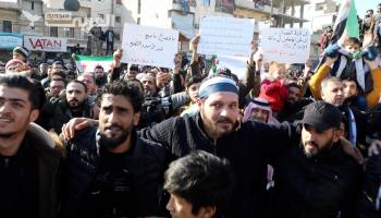 آلاف السوريين يعبرون عن رفضهم الصلح مع النظام