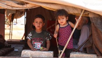 ارتفاع درجات الحرارة داخل مخيمات النازحين في إدلب (عامر السيد علي)