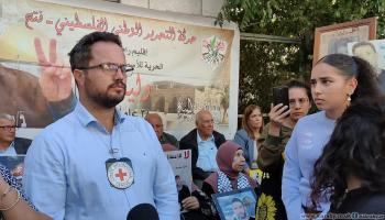 اعتصام أمام اللجنة الدولية للصليب الأحمر في البيرة في الضفة الغربية (العربي الجديد)