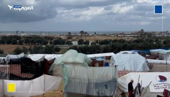 أم فلسطينية تنتظر مولودها داخل خيمة صغيرة في رفح جنوبي غزة