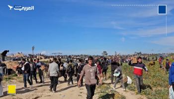 رحلة شاقة وطويلة إلى المساعدات في الإنزالات الجوية في شمال غزة