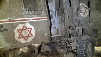 تضرر مركبة عسكرية إسرائيلية استهدفت في كمين مخيم جنين (إكس)