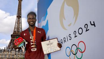 يعد عمار إسماعيل أحد أبرز نجوم قطر في ألعاب القوى (العربي الجديد/اللجنة الأولمبية القطرية/Getty)