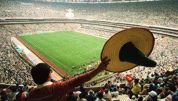 ملعب الآزتيك في مكسيكو خلال افتتاح كأس العالم 1986 (Getty)