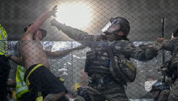 اشتبك أنصار بينيارول مع الشرطة خلال مباراة كأس ليبرتادوريس، 23 أبريل 2024 (Getty)