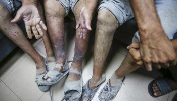 معتقلون فلسطينيون محررون في قطاع غزة - 1 يوليو 2024 (أشرف أبو عمرة/ الأناضول)
