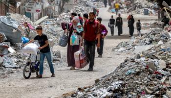 فلسطينيون نازحون من شمال قطاع غزة بفعل القصف الإسرائيلي 11 مايو 2024 (فرانس برس)