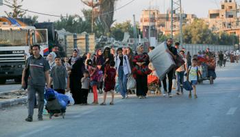 حرب غزة | مهجرون من مخيم البريج في دير البلح 28/7/2024 (سعيد جرس/فرانس برس)