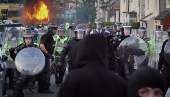 تصدي الشرطة لمظاهرة عنف وشغب في ساوثبورت، 30 يوليو 2024 (Getty)