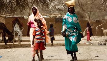 نساء سودانيات في مخيم زمزم 12 إبريل 2024 (Getty)