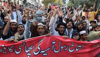 تظاهرة ضد تبرئة امرأة مسيحية في باكستان - مجتمع