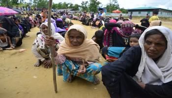 النساء والأطفال الروهينغا ضحايا العنف في ميانمار (مامونور رشيد/Getty)