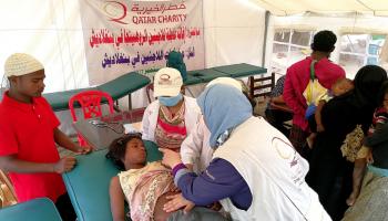 أطباء قطر الخيرية في مخيمات الروهينغا في بنغلادش (الأناضول)