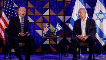 خلال لقاء نتنياهو وبايدن في تل أبيب، 18 أكتوبر 2023 (رويترز)