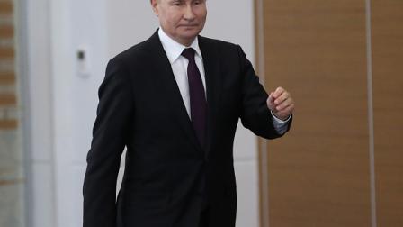 بوتين يصل لحضور مؤتمر قمة كومنولث الدول المستقلة بأستانا، 14 أكتوبر (Getty)