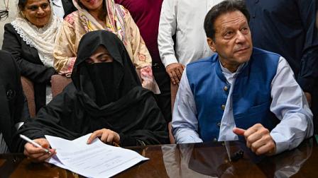 عمران خان وزوجته بشرى بيبي، لاهور 17 يوليو 2023 (Getty)