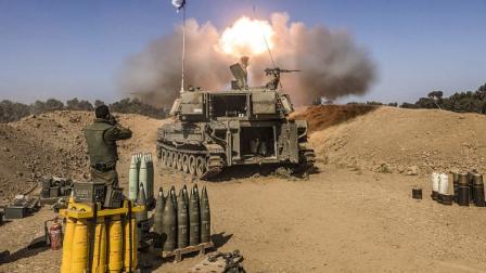 إرسال الأسلحة إلى إسرائيل\ جندي على حدود غزة، 6 11 2023 (فرانس برس)