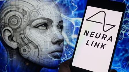 نيورالينك تطور شريحة دماغية جديدة، 30 يناير 2024  (جوناثان را/Getty)