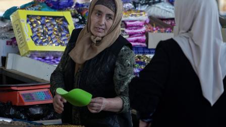 يندرج حظر الحجاب في طاجكستان ضمن مكافحة الراديكالية الدينية (أمير إساييف/ فرانس برس)