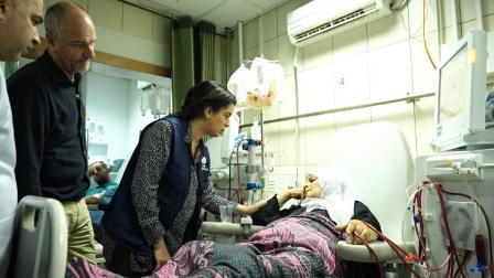 حنان بلخي خلال زيارة مستشفى جنين الحكومي، 10 يوليو 2024 (إكس)