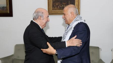 رئيس اللجنة الأولمبية الفلسطينية جبريل الرجوب مع الرئيسي الجزائري عبد المجيد تبون