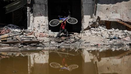 بركة مياه صرف صحي في خانيونس - جنوب غزة - 19 يوليو 2024 (بشار طالب/ فرانس برس)