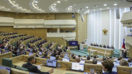 اجتماع لجنة مجلس الاتحاد في موسكو، 14 مايو 2024(الأناضول)