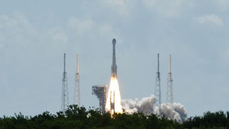 إطلاق صاروخ أطلس 5 الذي يحمل مركبة ستارلاينر الفضائي من كيب كانافيرال في ولاية فلوريدا، 5 يونيو 2024 (بول هينيسي/ الأناضول)